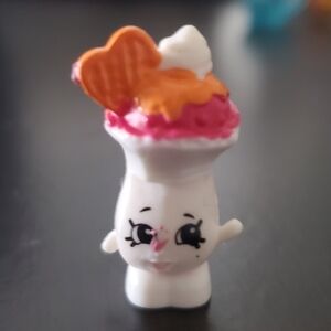 RARE Shopkins Suzie Sundae Sweet Treats‎ Team #3-066 Season 3 Classic Finish